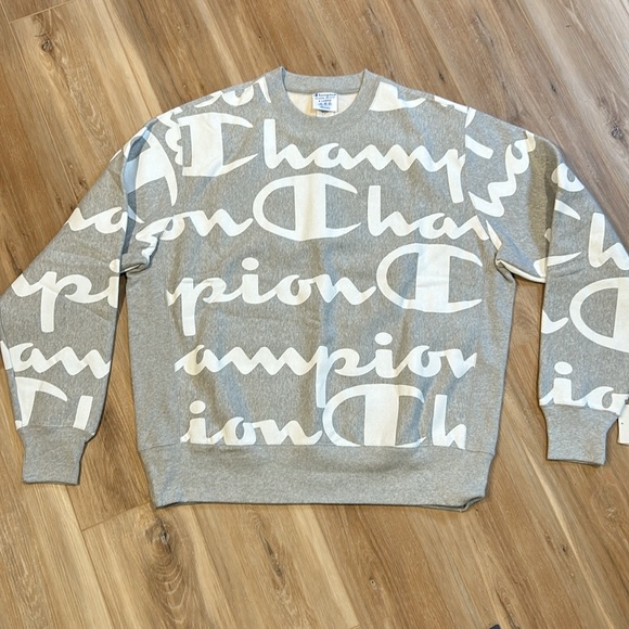 NWT Men’s Champion Crew sweatshirt - Picture 10 of 15